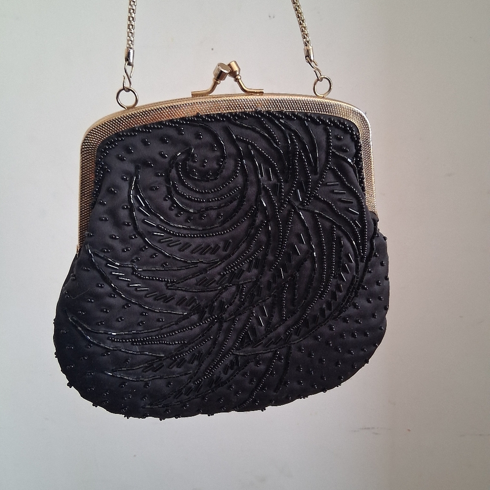 Beaded Evwninf Bag With Gold Chain Strap
